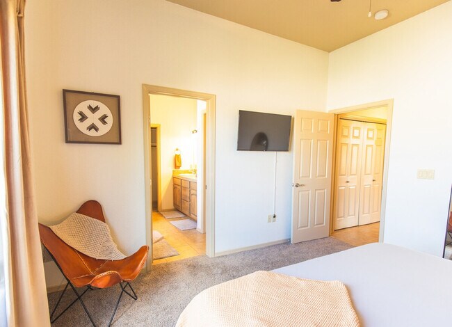 Building Photo - 1932 Sonoma Ranch Blvd