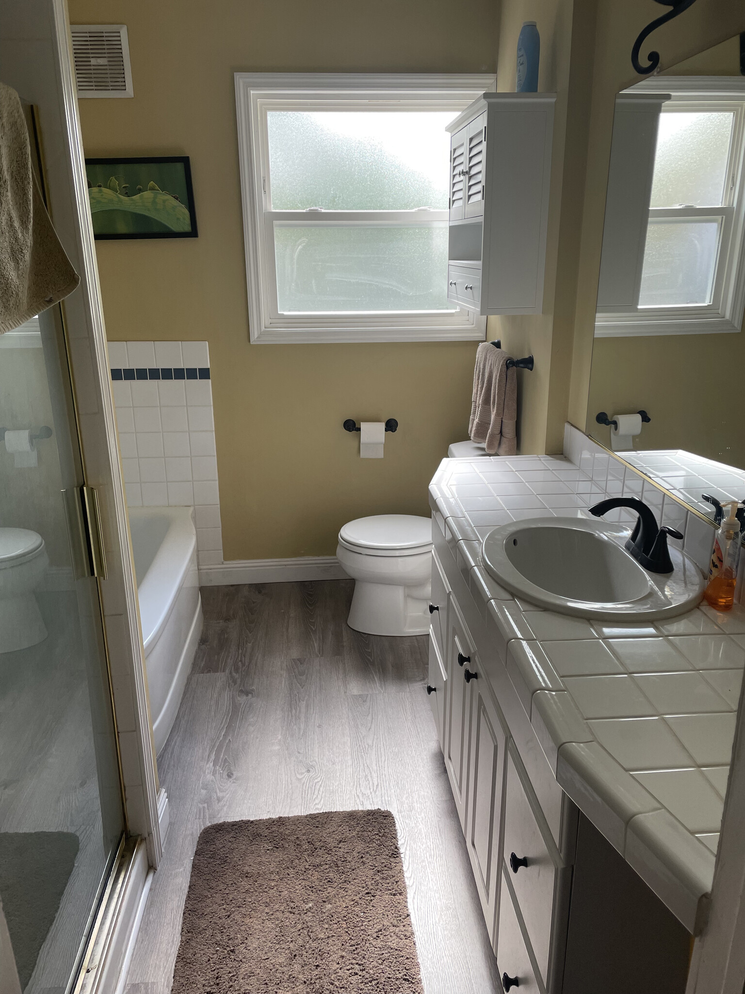 Bathroom with tub and shower - 2732 Eccleston Ave