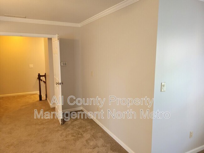 Building Photo - 1406 Defoors Dr NW