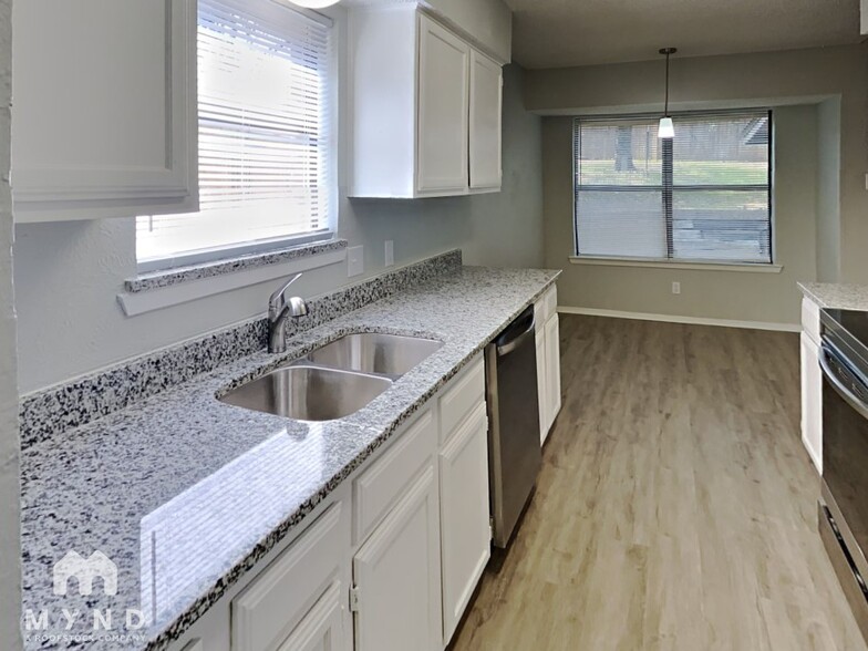 Building Photo - 717 Timberoaks Dr