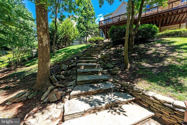 Building Photo - 47333 Middle Bluff Pl