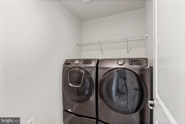 Building Photo - 311 Sunrise Ct