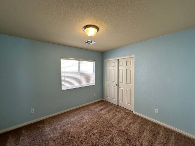 Building Photo - Sonata Within Pinnacle Peaks Phase 2 Amd