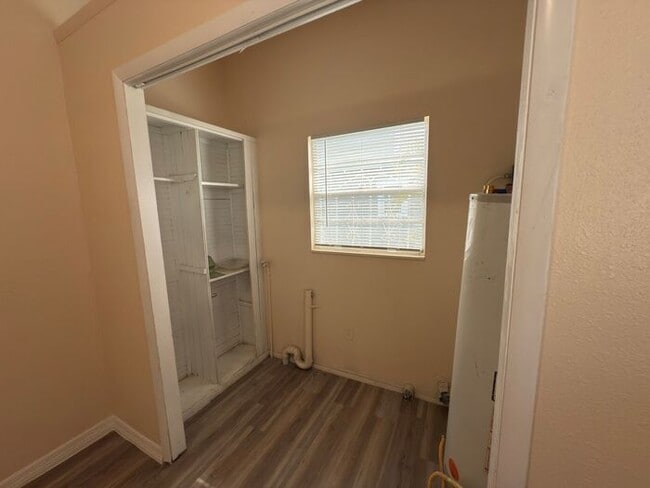 Building Photo - Charming 3 bed 1 bath 1176 Sq. Ft