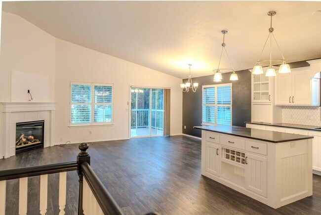 Building Photo - 217 Coho Rd