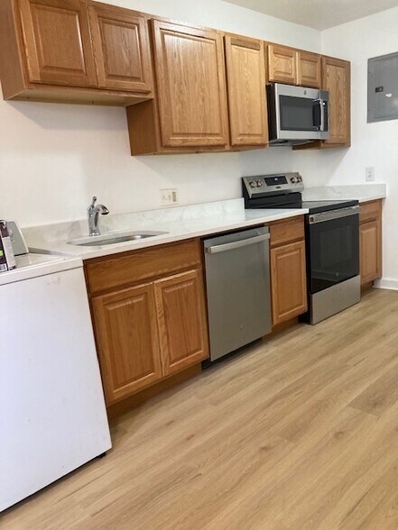 Building Photo - 672 Washington St