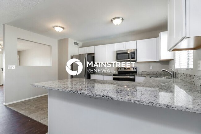 Building Photo - 3 Bedroom Pet-Friendly Home in Glendale, AZ with Main Street Renewal