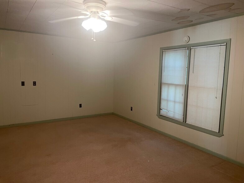 Building Photo - 410 N Tillman St