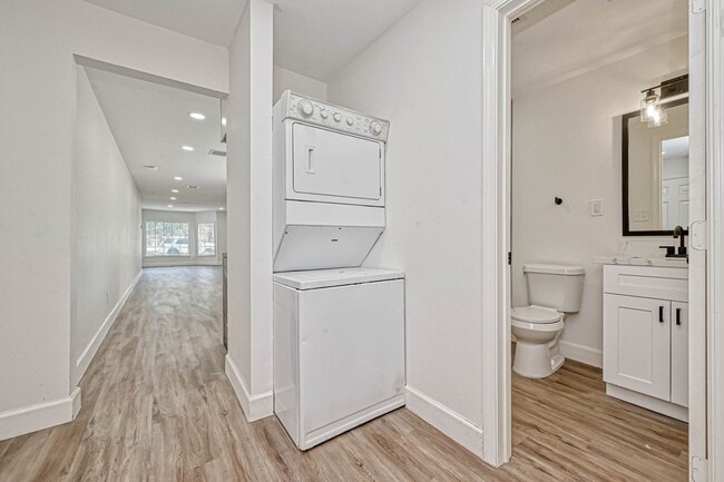 Building Photo - 5609 Denmark St