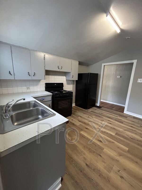 Building Photo - 20 4th St Cir