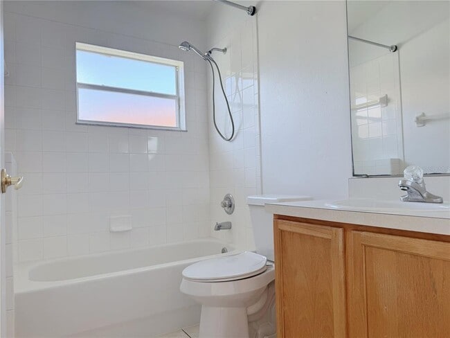 Building Photo - 2727 Corybrooke Ln
