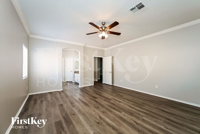 Building Photo - 10549 Bardilino St