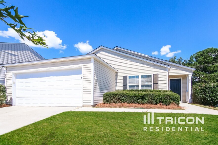 Building Photo - 404 Castle Ridge Dr