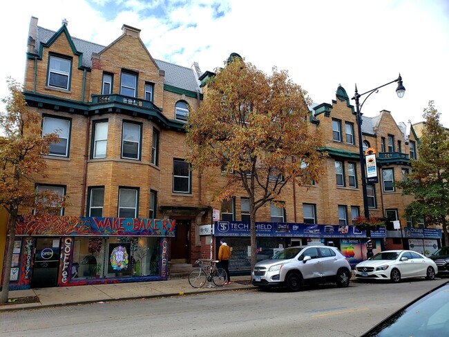 Primary Photo - 3514 N Broadway