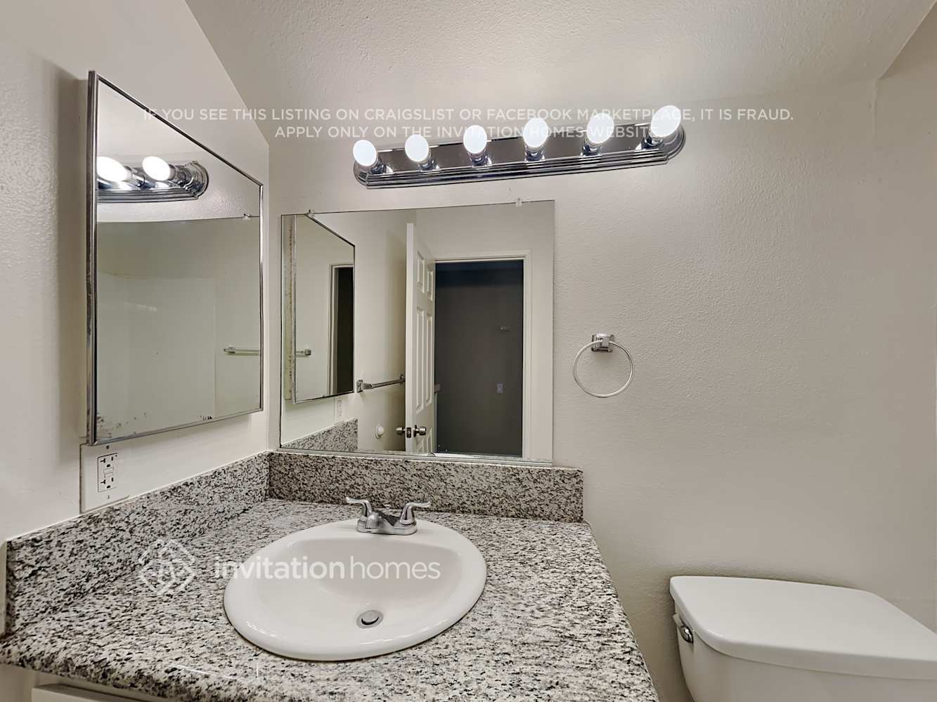 Building Photo - 9236 Linda Rio Dr