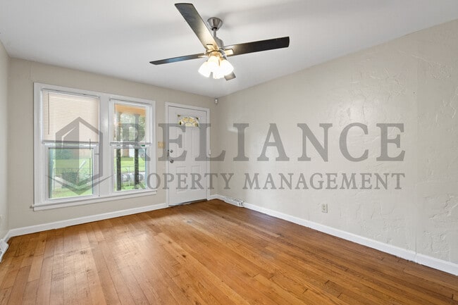 Building Photo - 1523 Matlock Dr