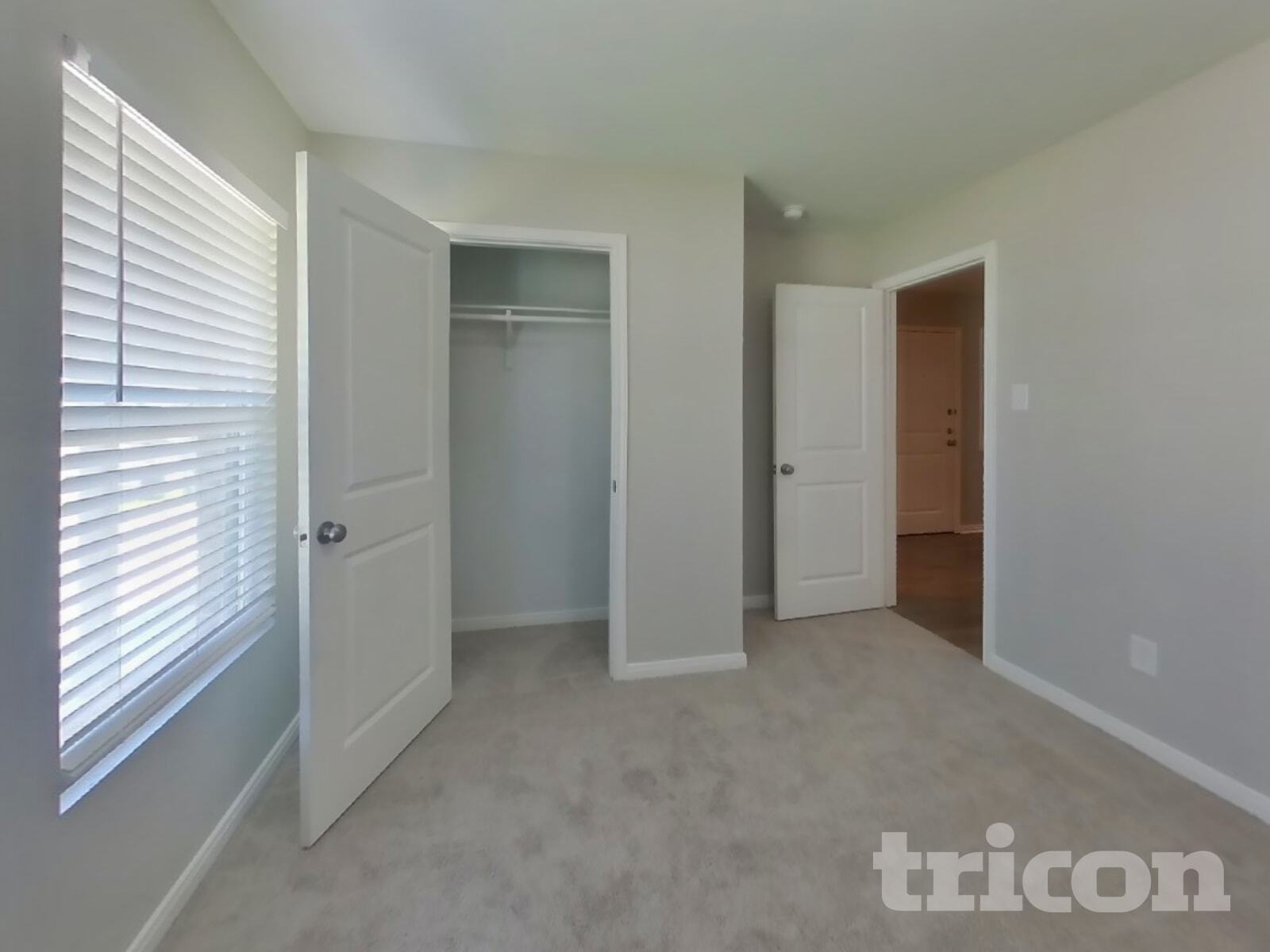 Building Photo - 15680 Del Norte Dr