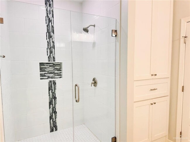 Building Photo - 20 N Crown Point