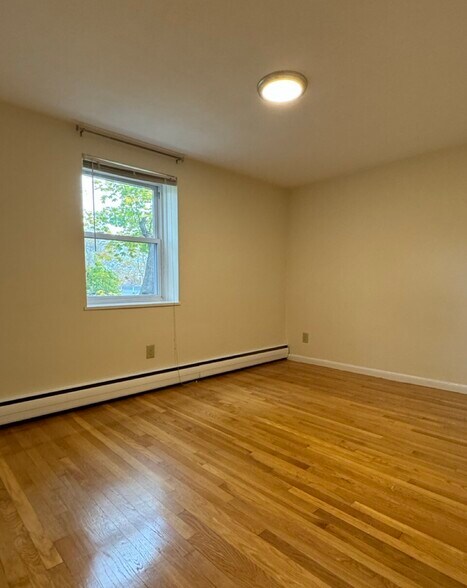 Building Photo - 73 Parkman St