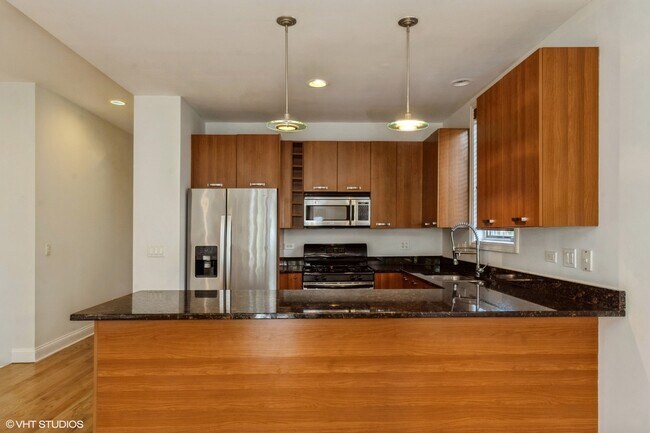 Building Photo - 4012 S Indiana Ave