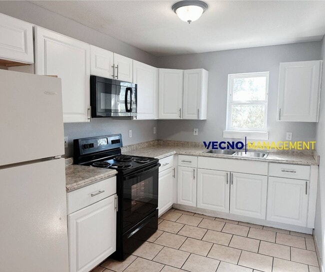 Building Photo - 214 Nopal St