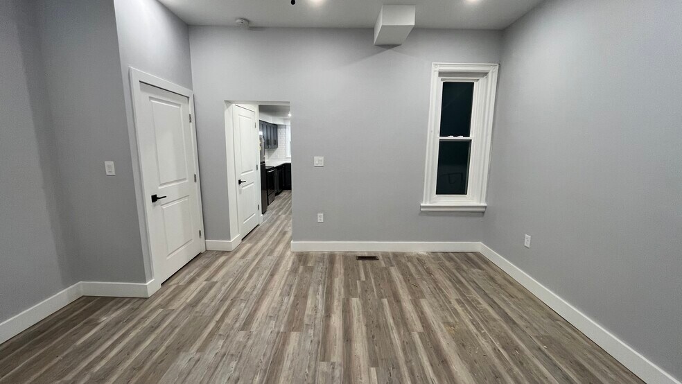 Building Photo - 361 Ophelia St