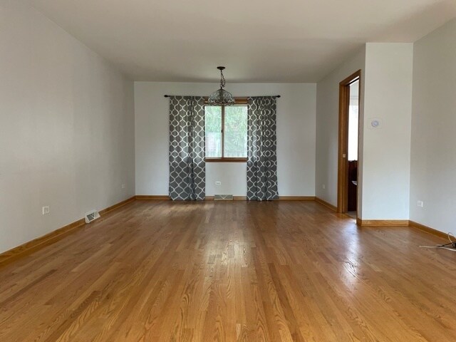 Building Photo - 720 N Broadway Ave