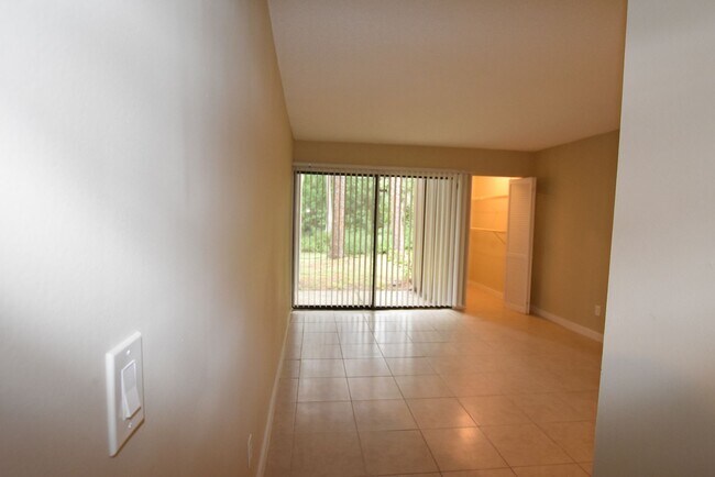 Building Photo - 5323 Indian Creek Dr