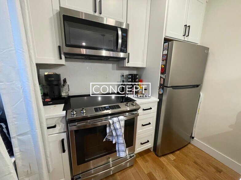 Building Photo - 64 N Margin St