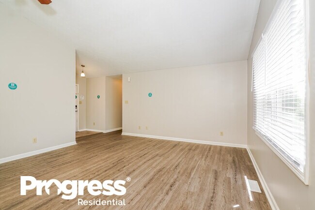 Building Photo - 451 Meadowlark Dr