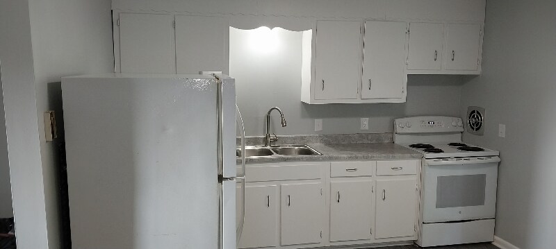 Building Photo - 145 Hendricks Blvd