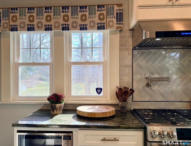 Building Photo - 12 Sunset Pass