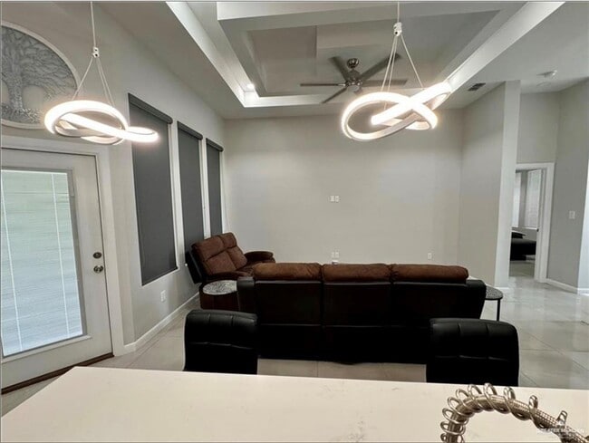 Building Photo - 21 Rabbit Run Ave