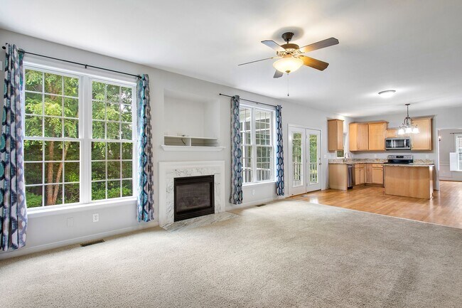 Building Photo - HAMPTON PARK - Pristine 4-5 bedroom home a...