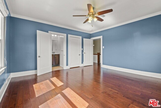 Building Photo - 975 Westchester Pl