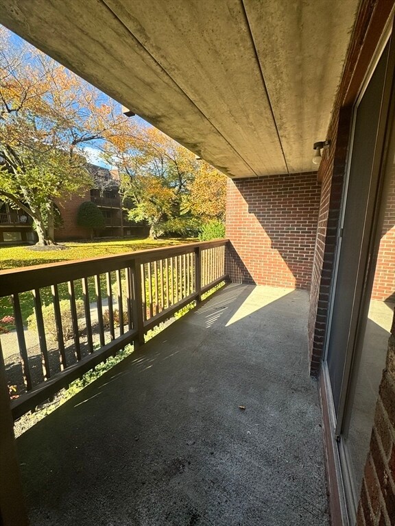 Building Photo - 144 Kenrick St