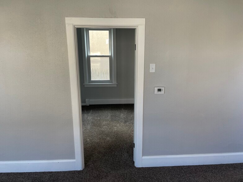 Building Photo - 1638 Saemann Ave