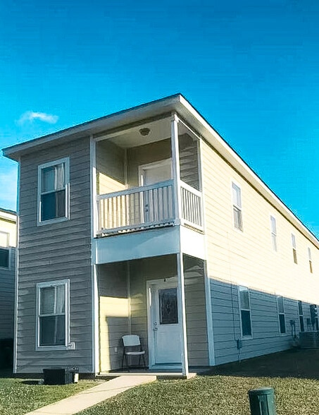 Building Photo - 12199 Artes St