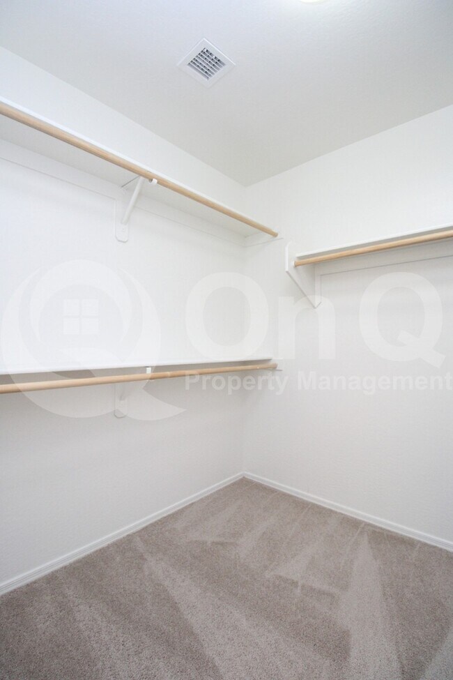 Building Photo - 3864 E Baars Ave