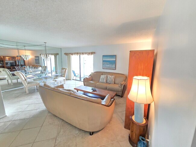 Building Photo - 1935 Cobia Dr