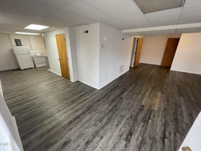 Building Photo - 901 Marilyn Dr