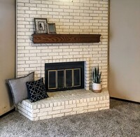 Building Photo - Cozy Rental in NW OKC!