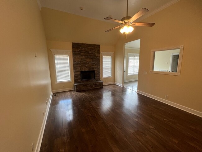Building Photo - 2627 Isaiah Dr