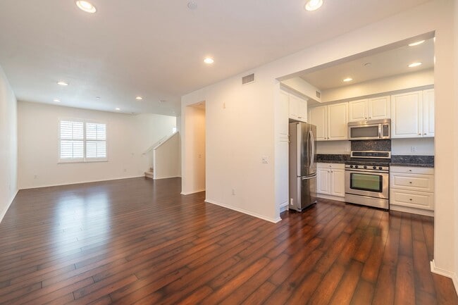 Building Photo - Ocean, #104