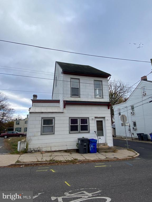 Building Photo - 64 S Evans St