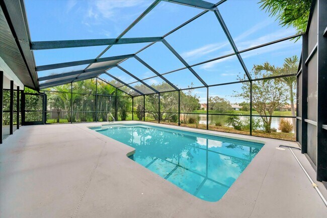 Building Photo - Stunning 3 Bed/ 2 Bath Pool Home in Longwood Run ~ UTC