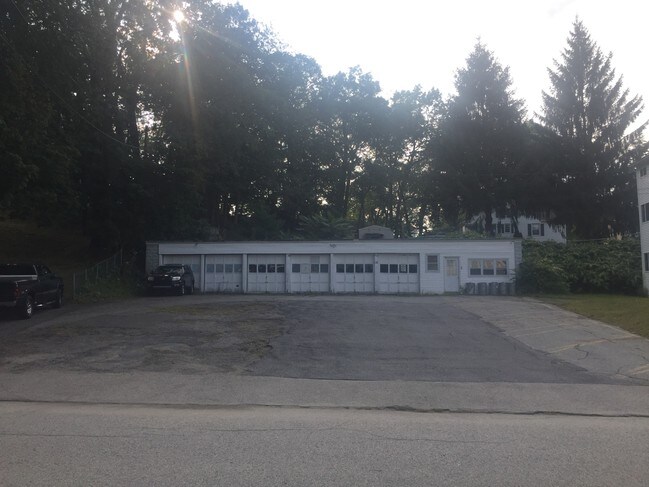 Building Photo - 71 Lakewood St