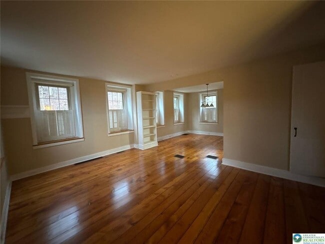 Building Photo - 3686 Lower Saucon Rd