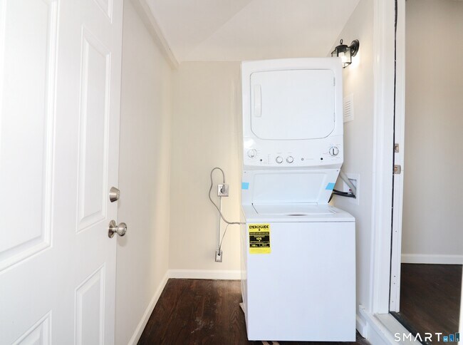 Building Photo - 354 Beechmont Ave