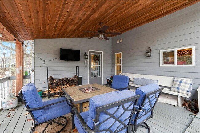 Building Photo - 5960 River Ridge Ln